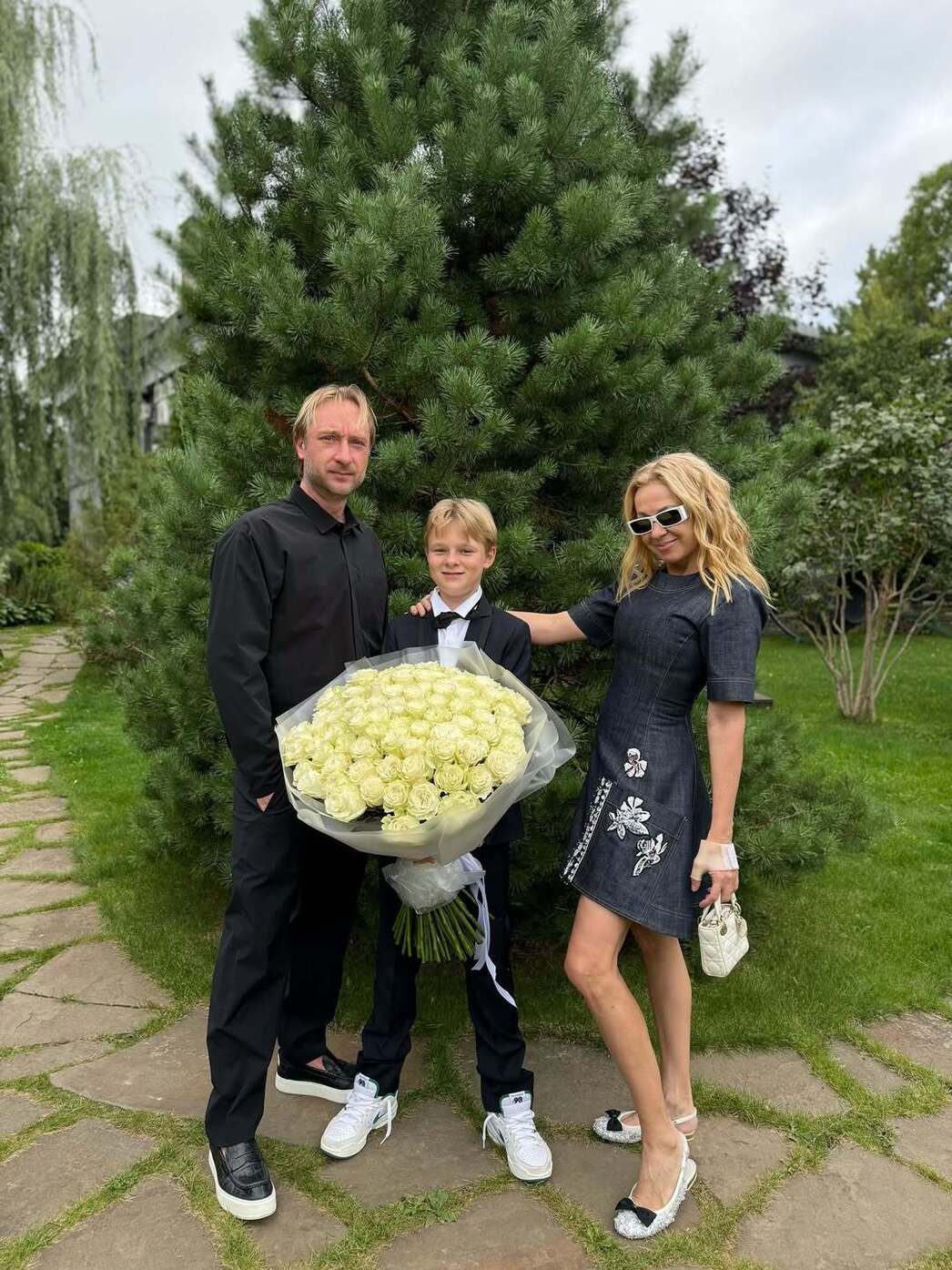 Сын Евгения Плющенко и Яны Рудковской Александр пошел в шестой класс