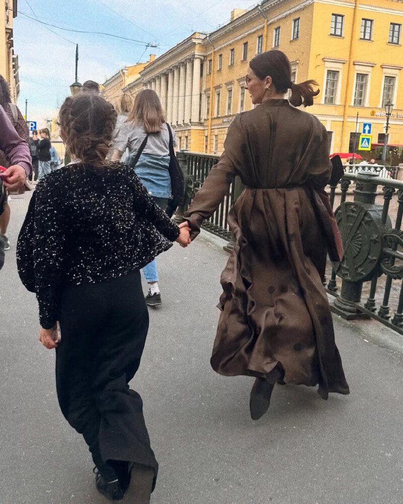 Марина Александрова с детьми в Санкт-Петербурге