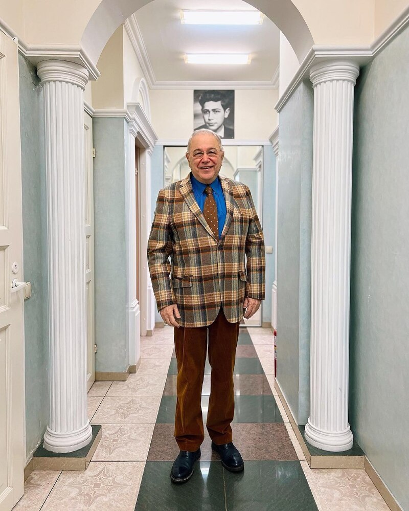 Евгений Петросян