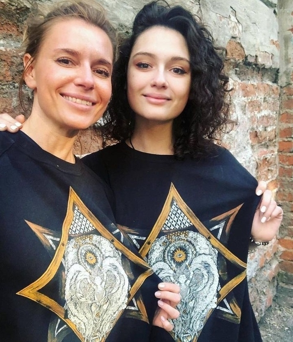 Любовь Толкалина с дочерью