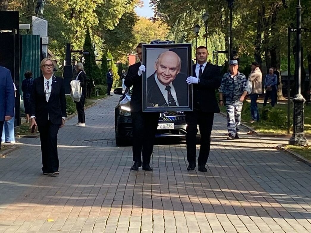 Похороны Николая Добронравова