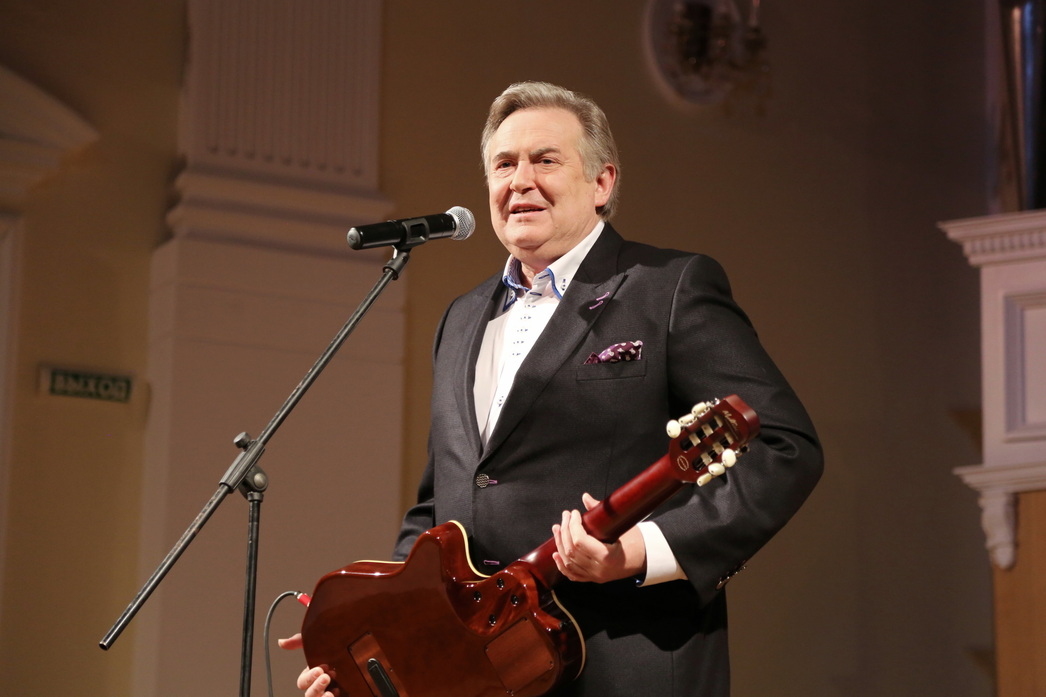 Юрий Стоянов