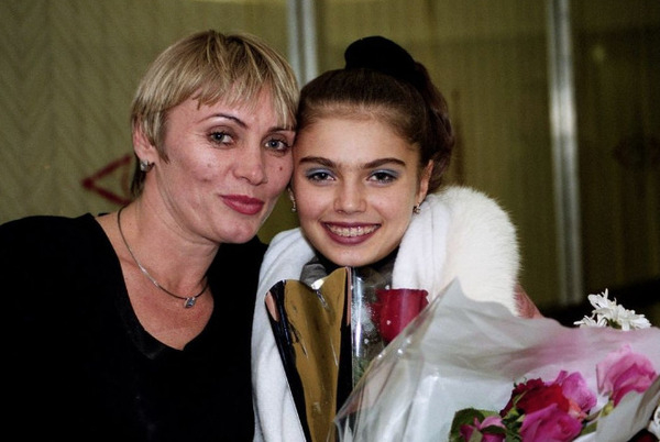 Алина Кабаева с мамой Любовью Михайловной. 2002 год. Фото: Владимир Чистяков