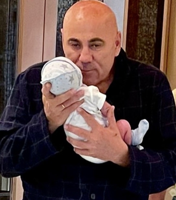 Иосиф Пригожин стал дедом - дочь Даная родила продюсеру внука