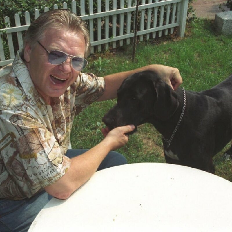 Юрий Антонов обожает кошек, собак и разных животных и птиц