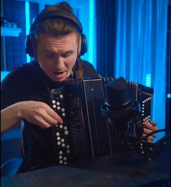 Олег Абрамов