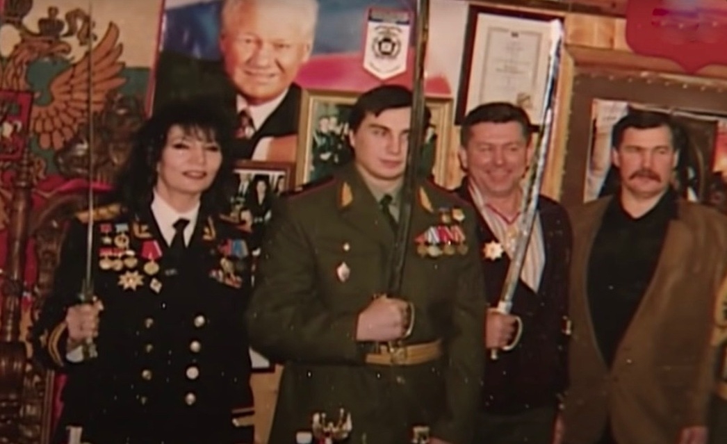 Джуна Давиташвили своего сына Вахтанга произвела в генералы. Фото из личного архива