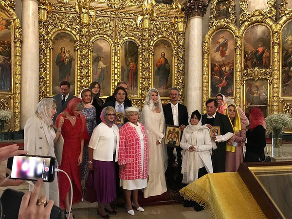 Ксения Собчак, Константин Богомолов, Андрей Малахов, Людмила Нарусова и другие гости церемонии