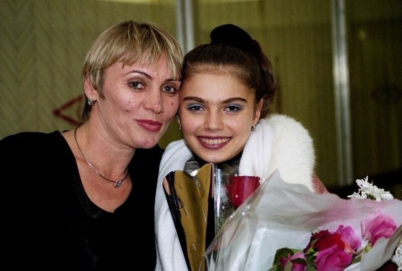 Алина Кабаева с мамой Любовью Михайловной. 2002 год. Фото: Владимир Чистяков.