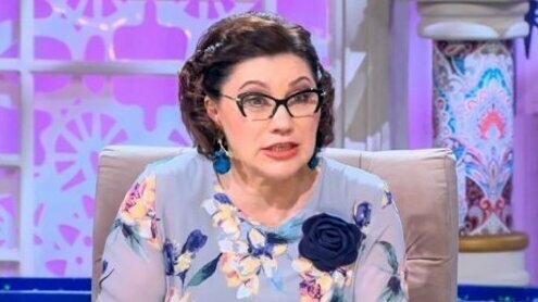 Роза Сябитова: "Если ваш мужчина стал часто повторять фразы: «Я не хочу тебе мешать», «Ты совершенство, куда мне до тебя», «Главное, чтобы ты была счастлива», «Я тебя не достоин», «Я завидую тому парню, который на тебе женится». Это означает, что вас бросили"