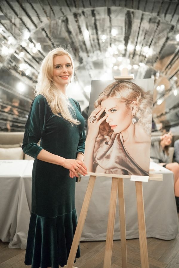 Анна Чурина
