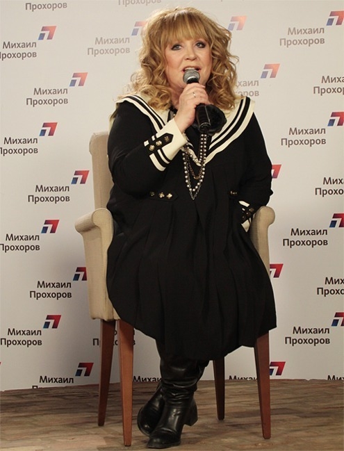 Буквально год назад, в марте 2012 года, Алла Борисовна выглядела так.