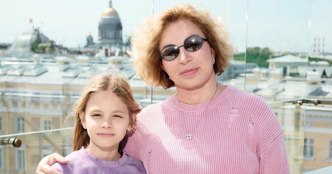«Подъем на работу в 7:30»: Симона Юнусова показала, как дочь Тимати проводит субботу