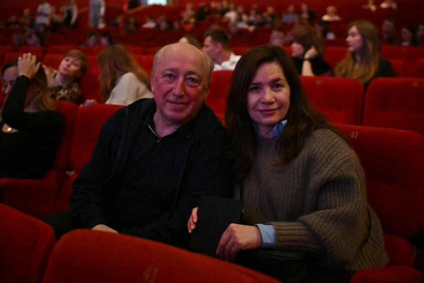 «Это очень тяжело»: актер Сергей Степин объяснил, почему редко видит жену и детей