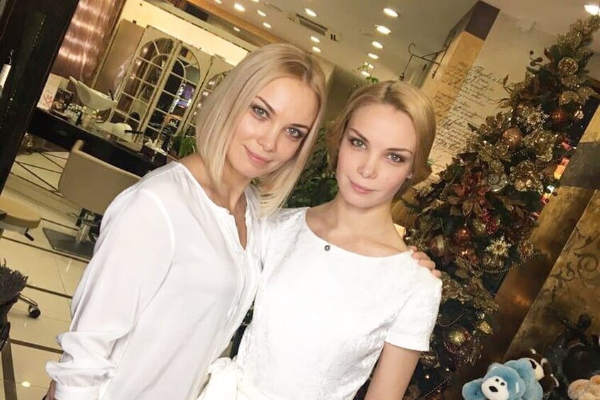 «Это глупое ощущение, что смотрю на себя со стороны»: Арнтгольц — об отношении к сестре