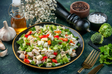 Вкусные и простые весенние салаты, которые можно готовить каждый день