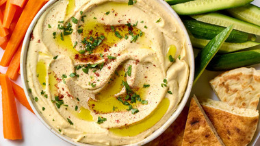 Восполняем белок в пост: 5 простых и вкусных рецептов хумусов от шеф-повара