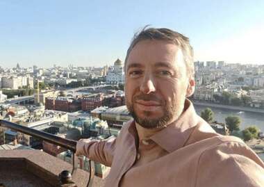 Владислав Бакальчук после освобождения эмоционально обратился к жене