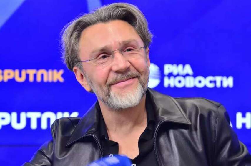 Юрист рассказал, почему Шнурову запрещают пить перед концертами