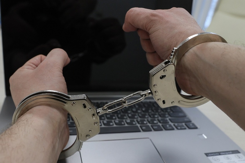 Альфонс с сайта знакомств Любовников арестован за мошенничество