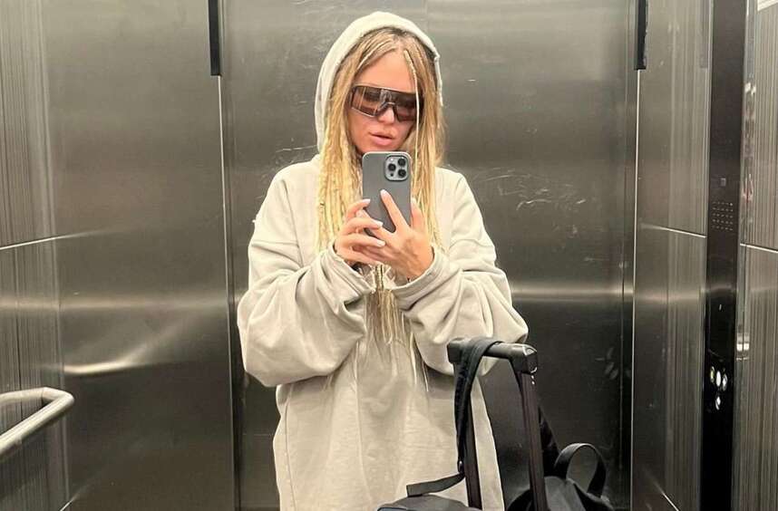 Рита Дакота пожаловалась на проблемы с кожей: «Это просто ахтунг как меня обсыпало»