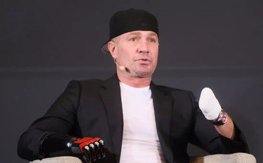 «Вначале было полное разочарование»: Костомаров о своем выходе на лед после ампутации