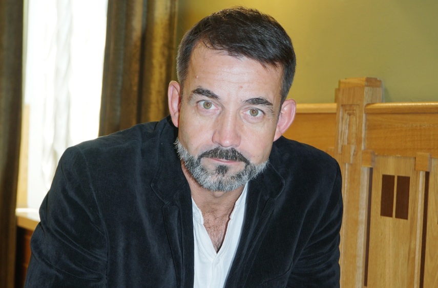 Дмитрий Певцов