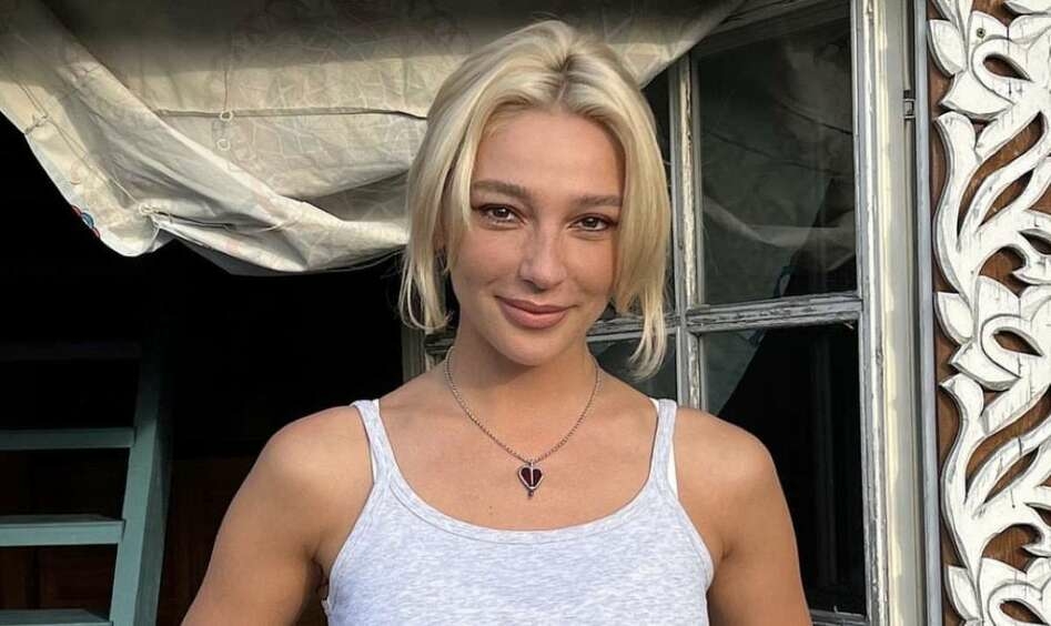 Ивлеева показала свою спальню: свечи и интимная подсветка