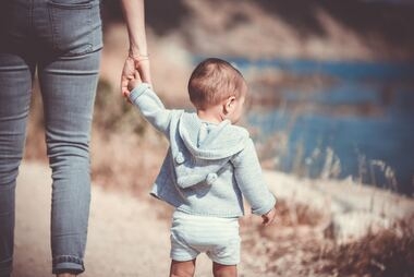 Можно ли лишить родительских прав, если отец не помогает ребенку