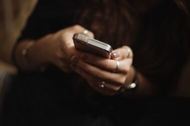 Tinder объявил об уходе из РФ
