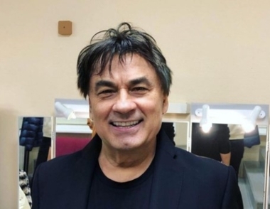 Александр Серов