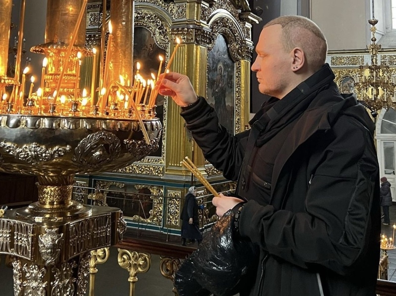 Иллюзионист сделал пересадку волос