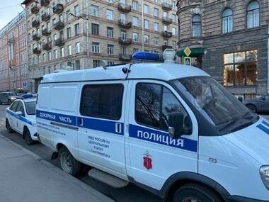 Труп мужчины находился на цокольном этаже "Ленкома"