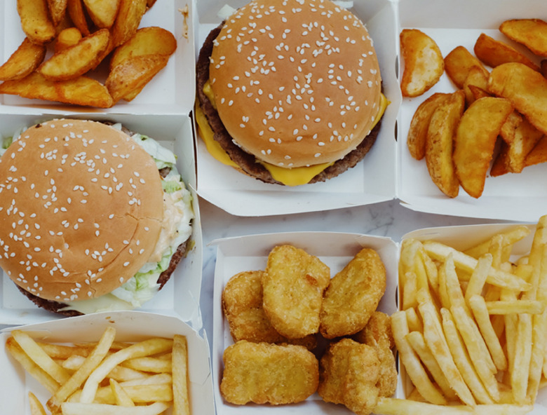 Россияне высмеяли "уход" McDonald's и Ikea