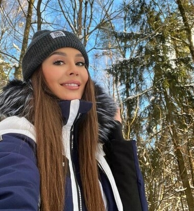 Анна Бузова
