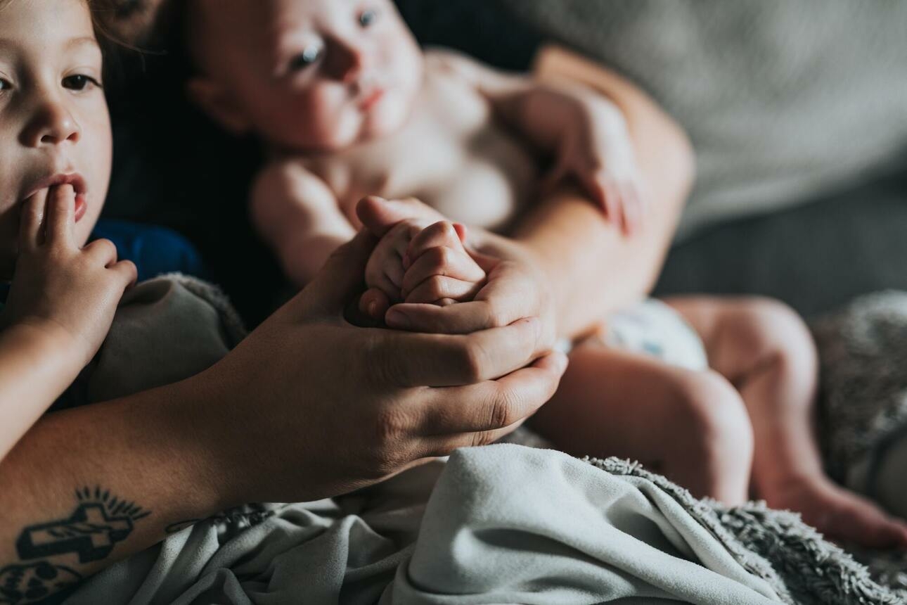 Вырастая, дети с безразличными родителями стараются создать идеальную семью