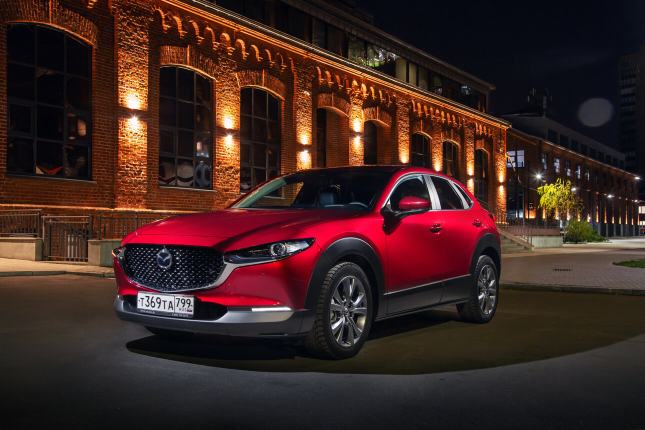Красный, у Мазды представленный цветом SOUL Red Crystal Metallic, девушки выбирают довольно часто