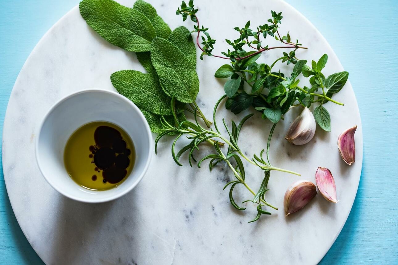 В растительное масло для вкуса можно добавить специи