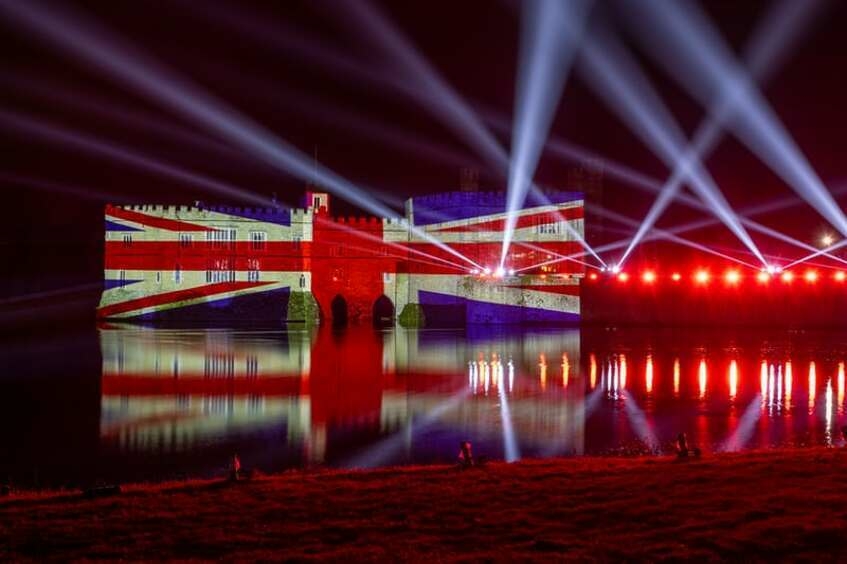 Во многие замки билеты нужно купить заранее