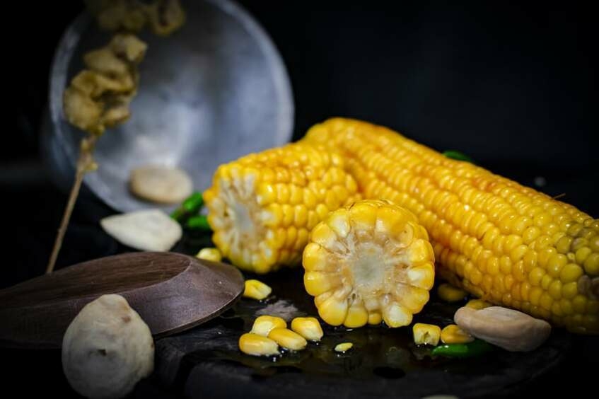 Продукты из кукурузы хорошо переносят не все
