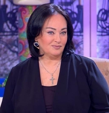 ЛАРИСА ГУЗЕЕВА
