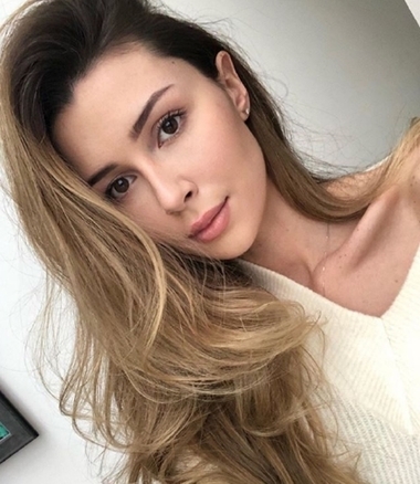 Анна Заворотнюк