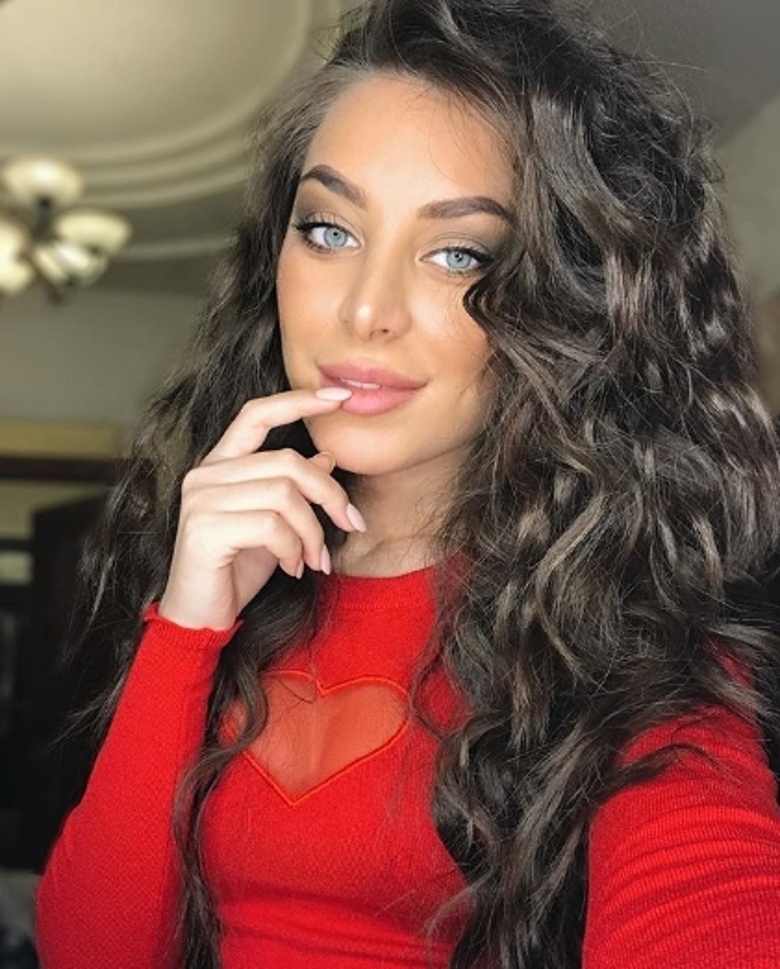 Элина Чага