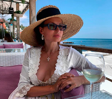 Эвелина Бледанс