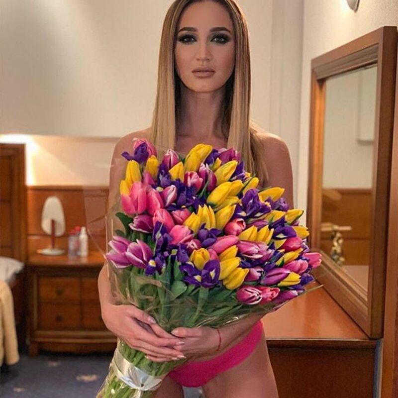 Поклонники удивлены странным снимком