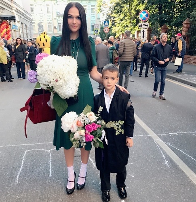 Алена Водонаева с сыном Богданом