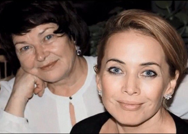 ЖАННА ФРИСКЕ С МАМОЙ