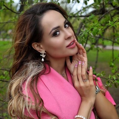 Анна Калашникова пытается уйти с головой в работу
