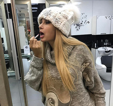 Эвелина Бледанс удивила поклонников светлыми волосами
