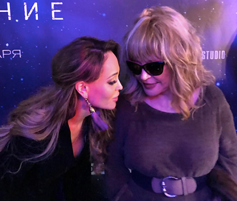 Алла Пугачева и Анна Калашникова на премьера
